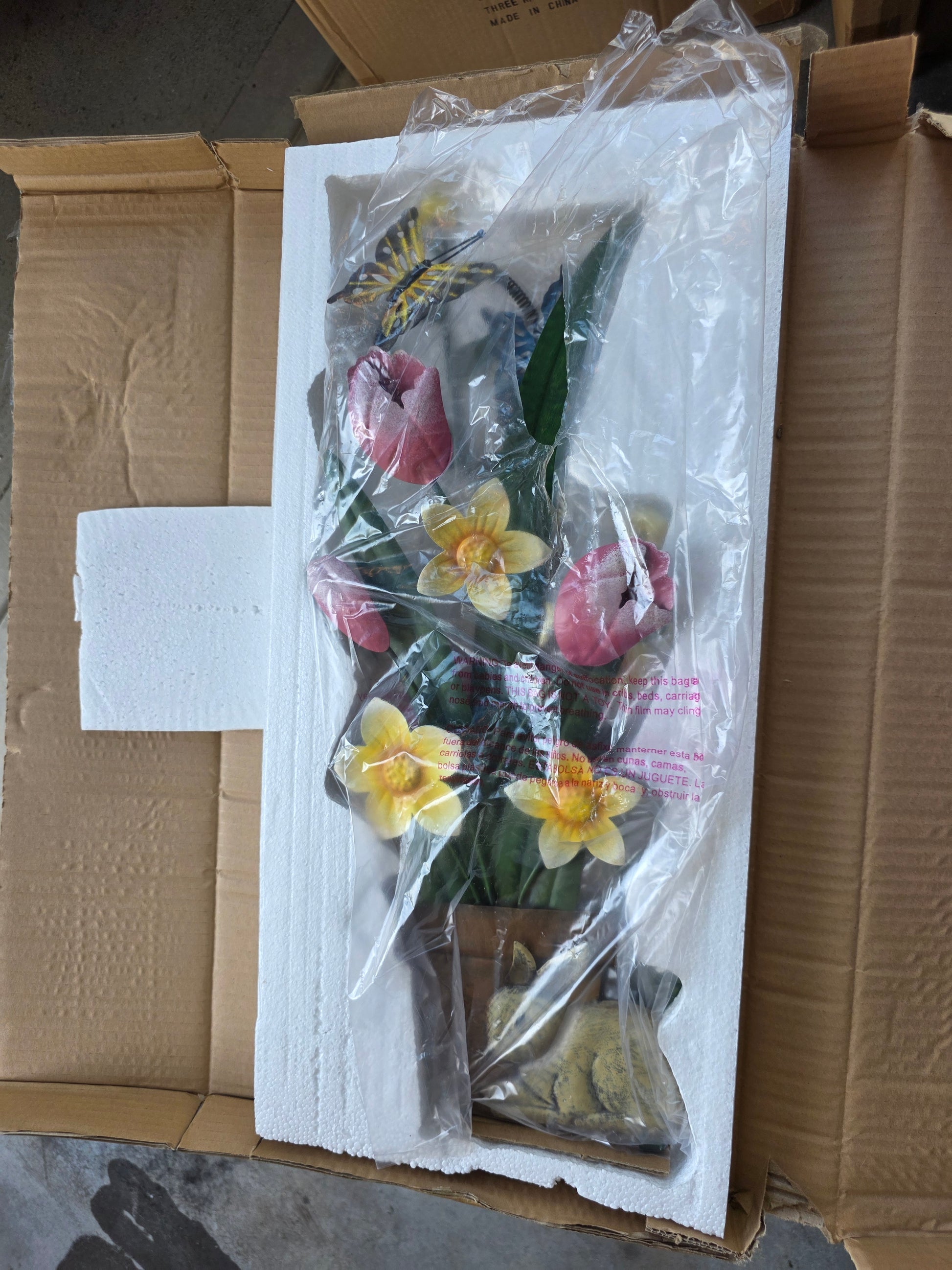 Blooming Flowers Wall Decor - 4ft (353,381)