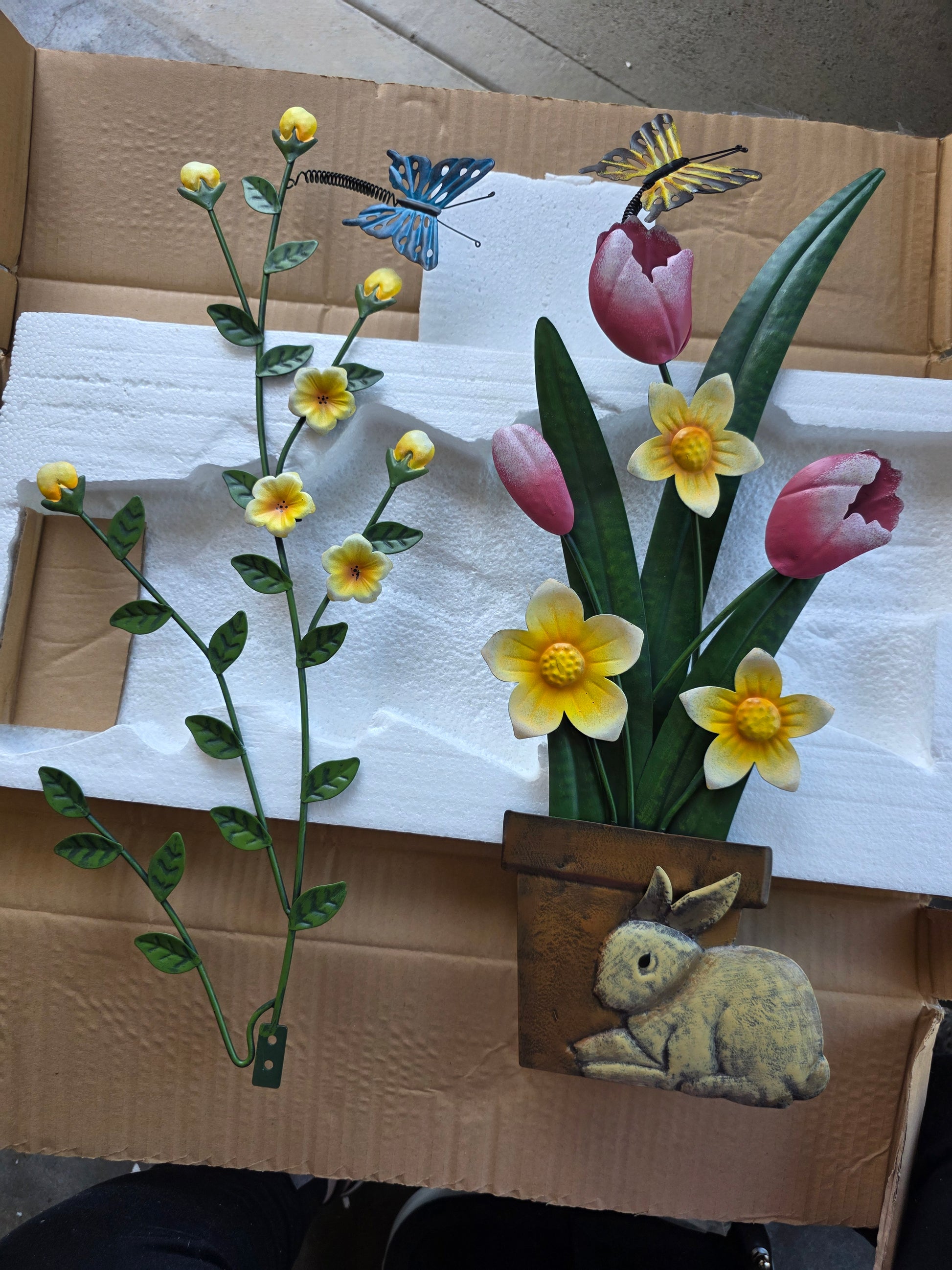 Blooming Flowers Wall Decor - 4ft (353,381)
