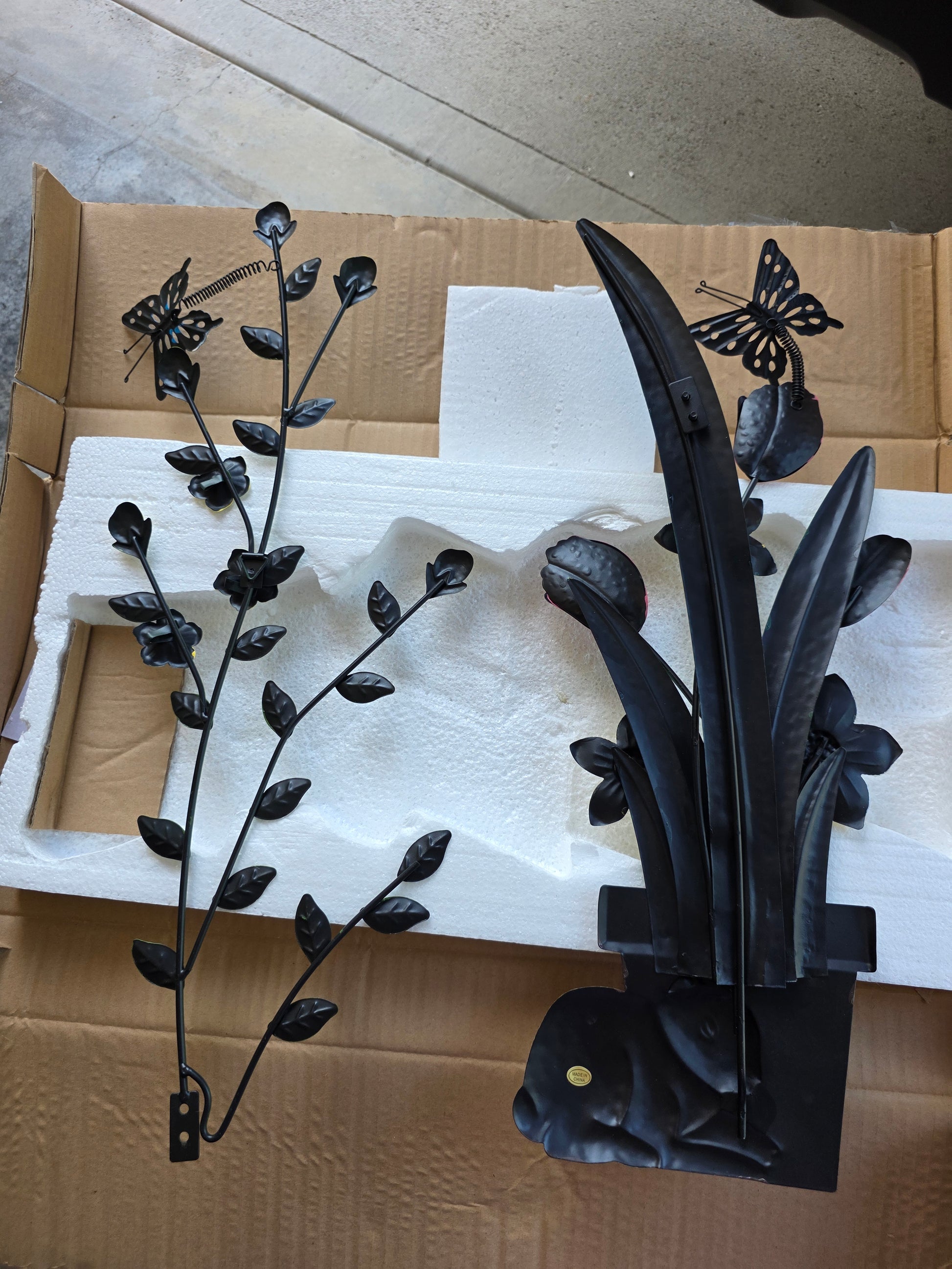 Blooming Flowers Wall Decor - 4ft (353,381)